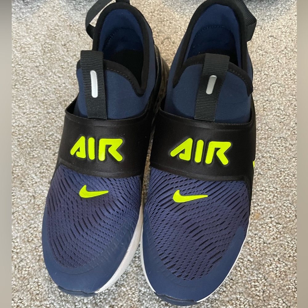 Nike sneakers 6Y / 7.5 women’s